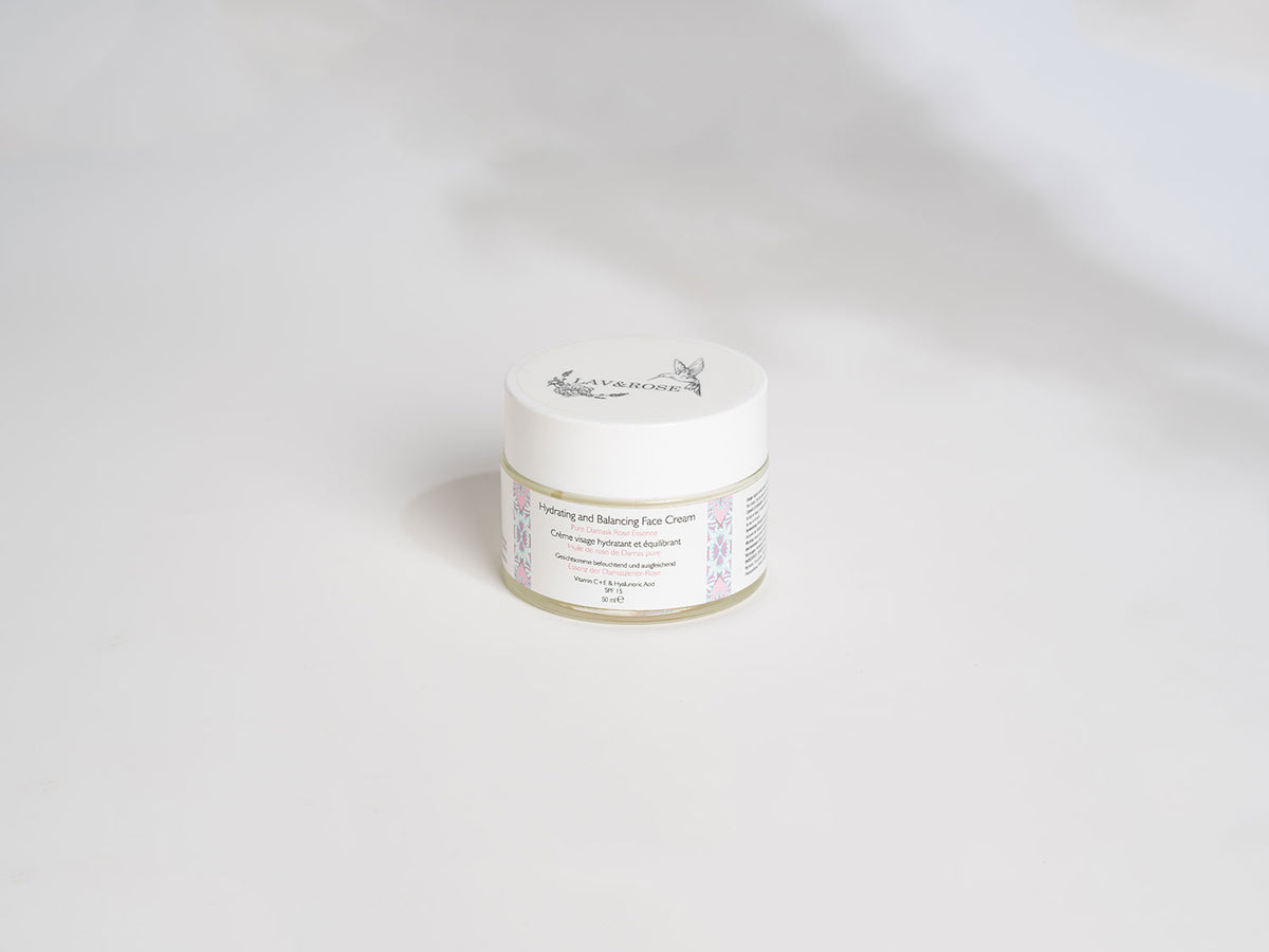 Hydrating and Balancing Face Cream with vitamin C, E, Hyaluronic acid+Spf 15 Pure Damask Rose Essence 50 ml