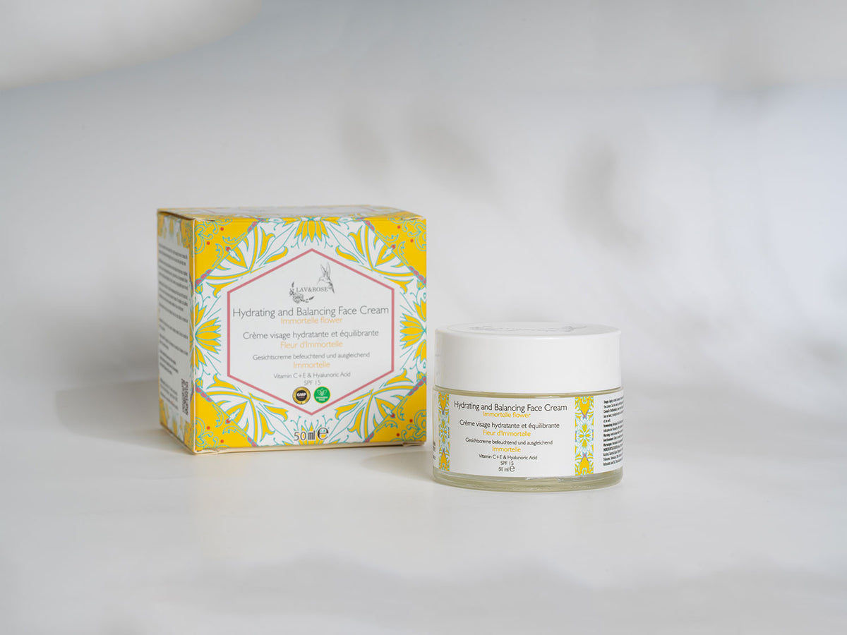 Hydrating and Balancing Face Cream with vitamin C, E Hyaluronic acid+Spf 15 Immortelle Flower 50 ml